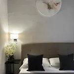 Couette-café Miluar Relais - Donnaregina 3*